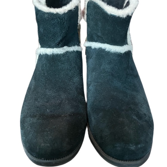 🔥🔥Ugg boots big kid size 3 - Picture 2 of 8